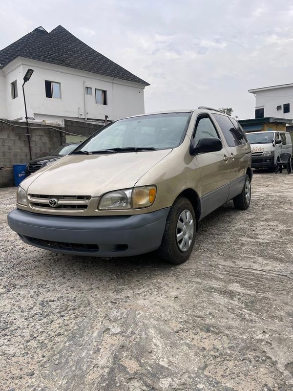 Thumbnail 8 of 2000 Toyota Sienna LE